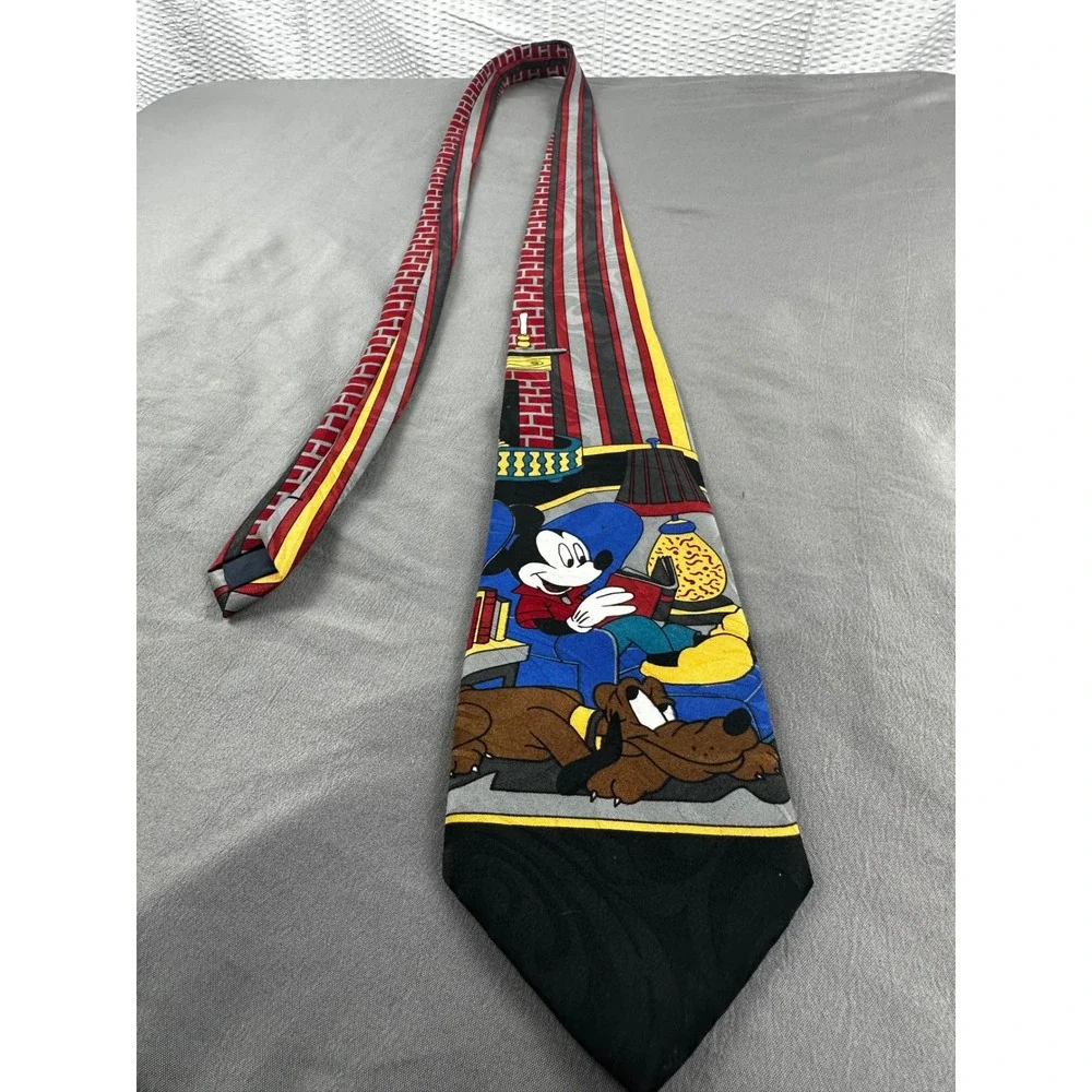Disney Mickey Mouse & Pluto‎ Tie 100% polyester